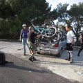 So wird in Sizilien mit 5 Jungs und 4 Radln geshuttelt...