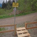 Zaun und Ausfahrt